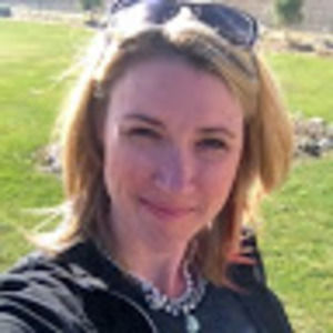 Meet your Posher, Adrianne